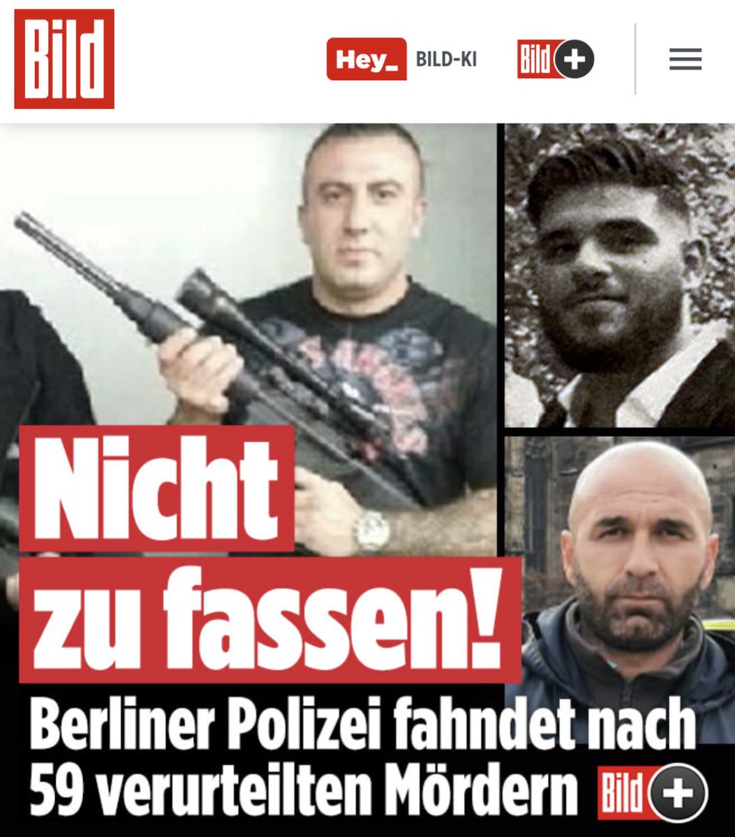 jreichelt's tweet photo. Mit dem Hissen der Trans-Flagge vor dem Polizeipräsidium wird das alles in Ordnung kommen. https://t.co/ZAVurYzAzl