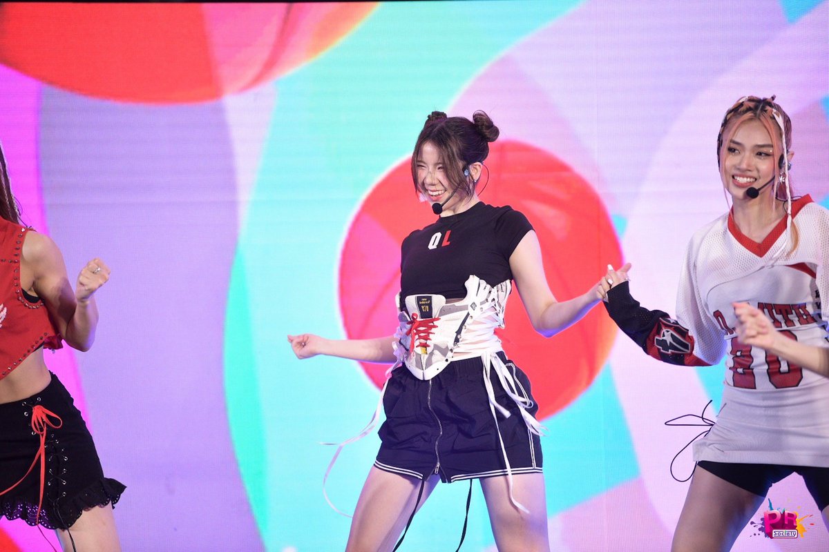 PRSocietyNews's tweet image. 4 สาวจากวง #QUADLIPS ในงานแถลงข่าว Single ที่ 3 กับเพลง CHECK LIST พร้อมโชว์เปิดตัว

#QUADLIPS_Checklist #LetsCheckitOut  #FameQUADLIPS #FeniQUADLIPS #HinaQUADLIPS #ColeQUADLIPS