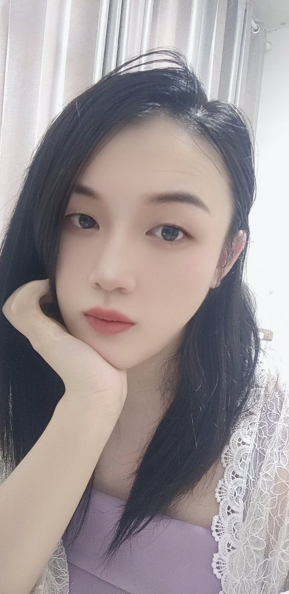 tsmm990110's tweet photo. 宜昌TS 人妖 ladyboy 药娘 喜欢粗的长的大的，来个屌大的金主爸爸，操死我，想被塞满，屌丝勿扰 https://t.co/V1NMRY8kNa