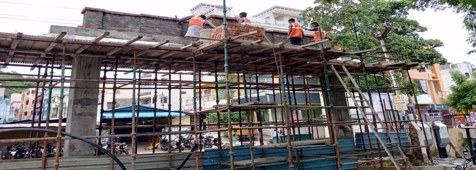 GMSRailway's tweet image. #Tiruttani Railway Station is transforming! 🚀 
Progress is taking shape! 🏗️

Parking 🅿️, FOB foundation 💪, and expanded concourse &amp;amp; porch 🌳 are complete at Tiruttani.

#StationRedevelopment #RailwayInfrastructure #SouthernRailway
