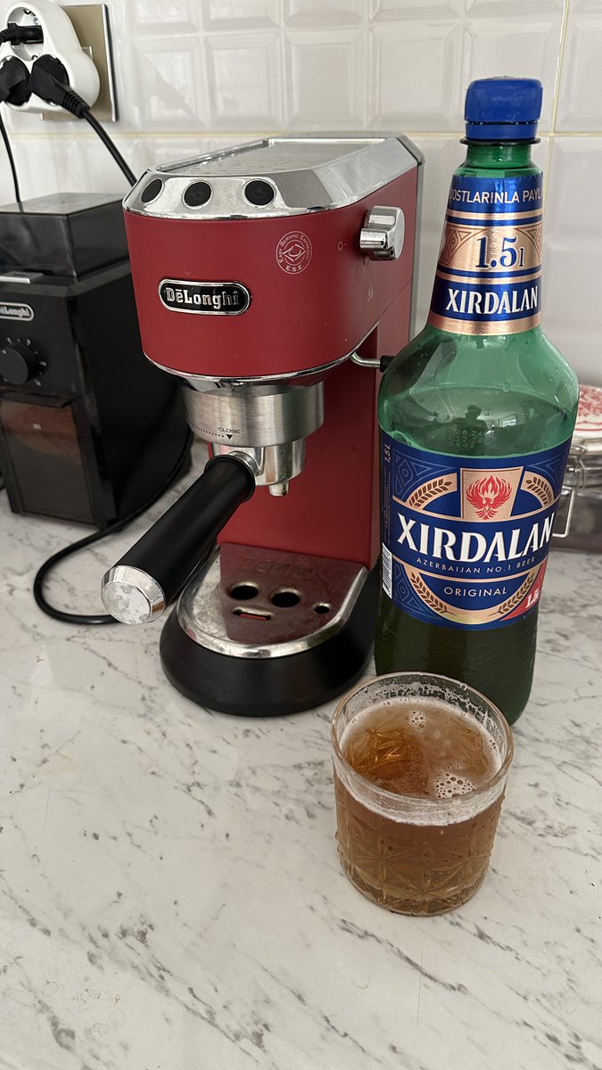 Azerbaycan style aile boyu bira 😁 bitirmek için baskalarına ihtiyac yok ama olsun 🫣