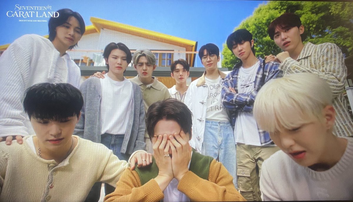 horangicoups_17's tweet photo. 😭😭😭😭😭😭 https://t.co/QTbZQu75hm