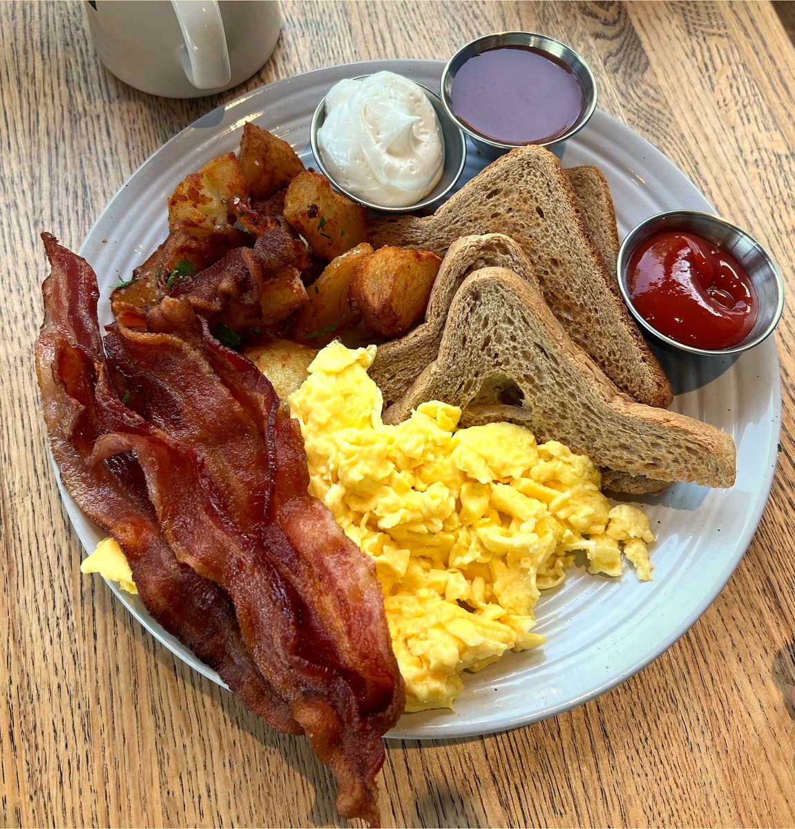Showroom21701's tweet photo. π³ Start your day at Showroom with our Chef's Breakfast! Eggs your way, bacon or sausage, breakfast potatoes, & toast. Open at 8 AM daily! π₯π
Reserve now at https://t.co/n2MQQU6YbQ
#FrederickMD #DowntownFrederick #FrederickEats #FrederickBreakfast #EatFrederick https://t.co/NpKh80IXBA