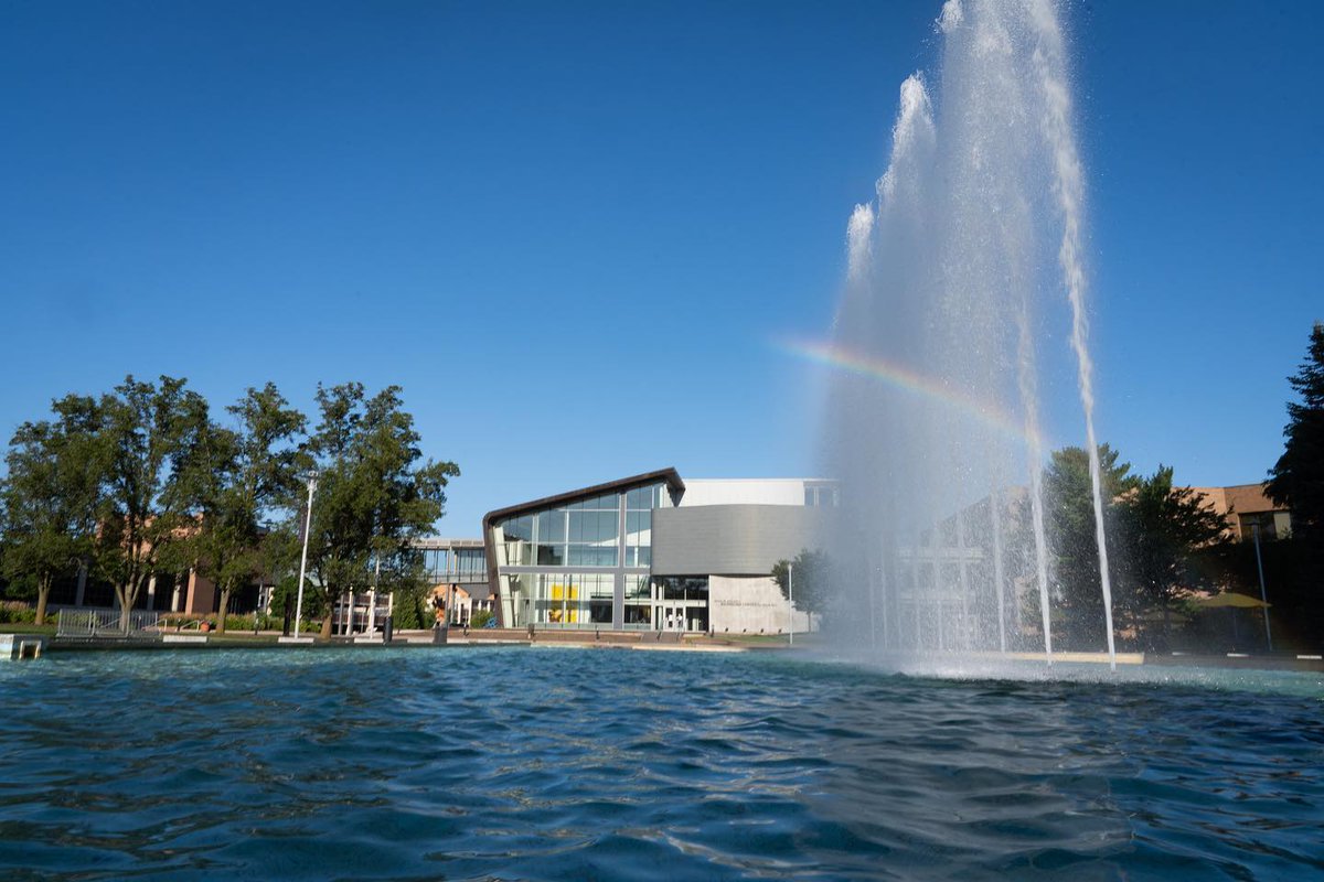 WesternMichU's tweet photo. T-10 days...campus is calling 🌞🏈🍂🤓📚🌻 

#western #westernmichu #westernmichigan #WMU #AroundWMU https://t.co/5nQNeGhn5W