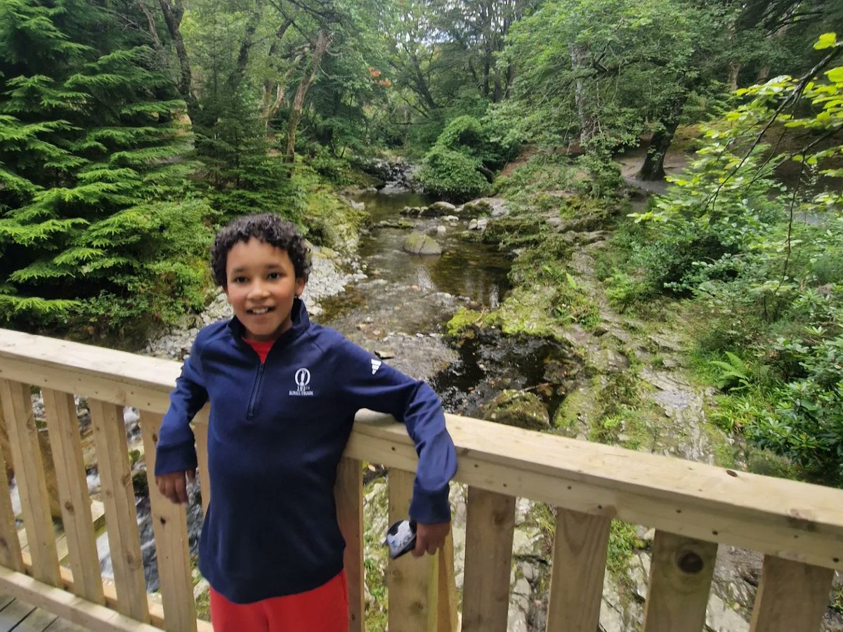 gebbesup's tweet photo. @CancerFundChild amazing weekend in the daisy lodge, just what the doctor order, feeling re-energised! What a wonderful charity #cancerfundchild https://t.co/Q4VzGzs6IO