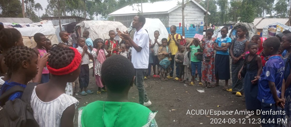 Encadrement des enfants dans les espaces EAE à Lwashi dans le cadre du projet Education Est la Réponse de USAID sous le financement de <a href="/USAID/">USAID</a> à travers <a href="/fhi360/">FHI 360</a> <a href="/USAIDEducation/">USAID Education</a> <a href="/USEmbKinshasa/">U.S. Embassy Kinshasa</a> <a href="/fhi360research/">FHI 360 Research</a>