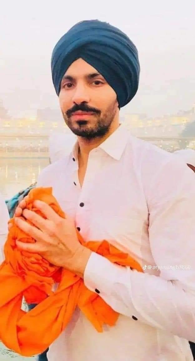 Jagsk8413391's tweet photo. ਕੋਈ ਚਲਾਕੀ ਛਲ ਕਪਟ ਅਜ ਤੱਕ ਨਹੀ ਦਿਸਿਆ ਕਿਸੇ ਇਕ ਗਲ ਵਿਚ ਵੀ.ਚੁਸਤ ਚਲਾਕੀਆਂ ਤੋੰ ਪਰੇ ਨਿਰਮਲ ਪਹਾੜਾ ਵਿਚ ਵਗਦੇ ਝਰਨੇ ਵਰਗਾ ਸਾਡਾ ਸ਼ੇਰ ਦੀਪ ਸਿੰਘ ਸਿੱਧੂ https://t.co/zUhHdH5tBP