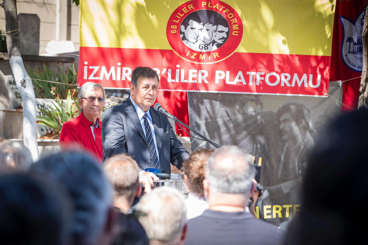 drcemiltugay's tweet photo. İzmir’imizin efsane başkanı Aydın Erten'i aramızdan ayrılışının 24. yılında Gültepe Toros Mezarlığı'ndaki kabri başında, sevenleri ile birlikte andık. Onun hayatını demir parmaklıklar arkasında geçirme pahasına, siyasi yasaklı olmayı bile göze alarak bu halk ve bu ülke i��in yaptıklarını asla unutmayacağız.

Her zaman halktan yana olan tavrı ile gönlümüzde yer edinen, hayatından önemli dersler çıkaracağımız Aydın Erten’i saygı, sevgi ve minnetle anıyorum.