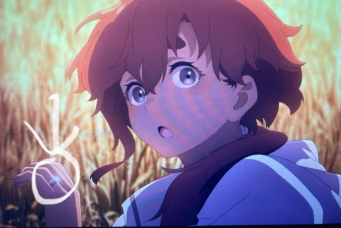 メインキャラクターが生き残ってて、主人公のこの笑顔よ。これがハッピーエンドでなくてなんて言うんや?しかもヒロインと結ばれておる。水星の魔女という作品は大団円や 