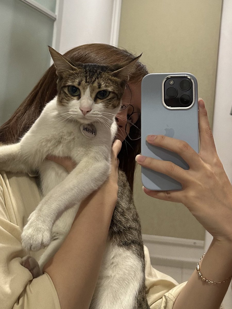 Ada cwk cantik siapa tuch? Ya ak lah 😎