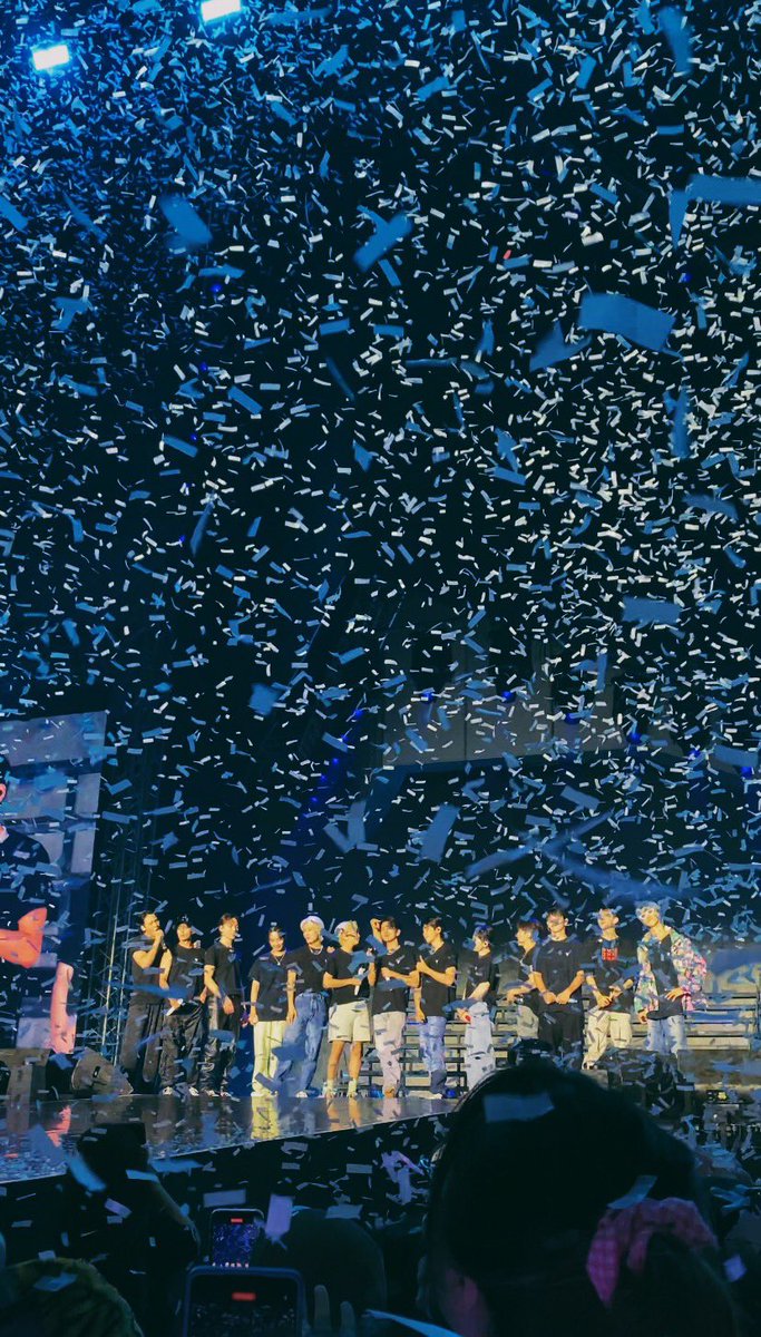 hoshtory's tweet photo. See you when i see you again my ot13, i’ll always be here waiting for you to come home🥺💗 https://t.co/3GChYtJLNd