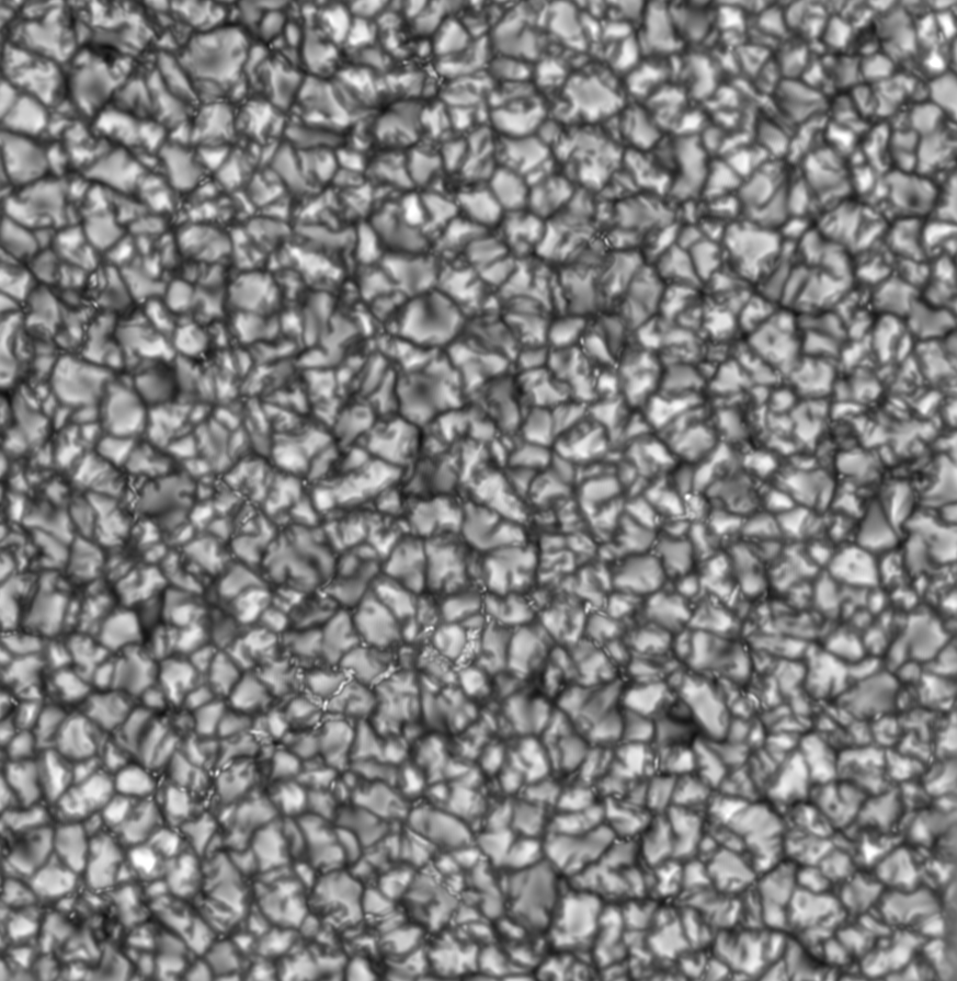 📸☀️ These images show tiny magnetic bright points embedded in the darkest regions of the solar granulation, the so-called intergranular lanes. There, the gas moves downwards into subsurface layers. ️ More info on Quiet Sun Bright Points 👉🏻 tinyurl.com/Quiet-Sun-Brig…