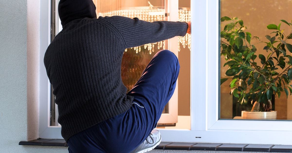 10 Clever Ways You Can Keep Your Home Safe From Burglars All Year Round dlvr.it/TBpqJl