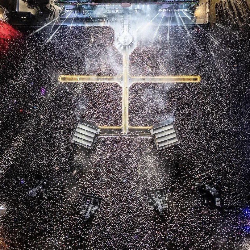 Guettapen's tweet photo. L’énorme foule pendant le set de @MartinGarrix le week-end dernier en Hongrie lors de l’édition 2024 du @szigetofficial 🥵 https://t.co/aXJa3I4Lwr