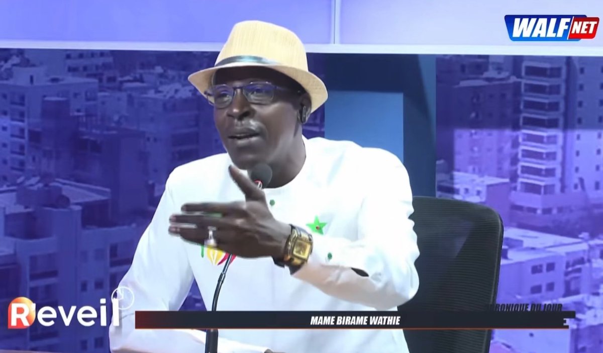 Sylla_Ngary's tweet photo. ✍🏿 Mame Birame Wathie

Une journée sans presse dafa ndaw. Déf lenko une semaine, wala sakh nguène jeul vacances.

Mame Birame vrai kagne la😂😂 https://t.co/j55gcIjJ6M