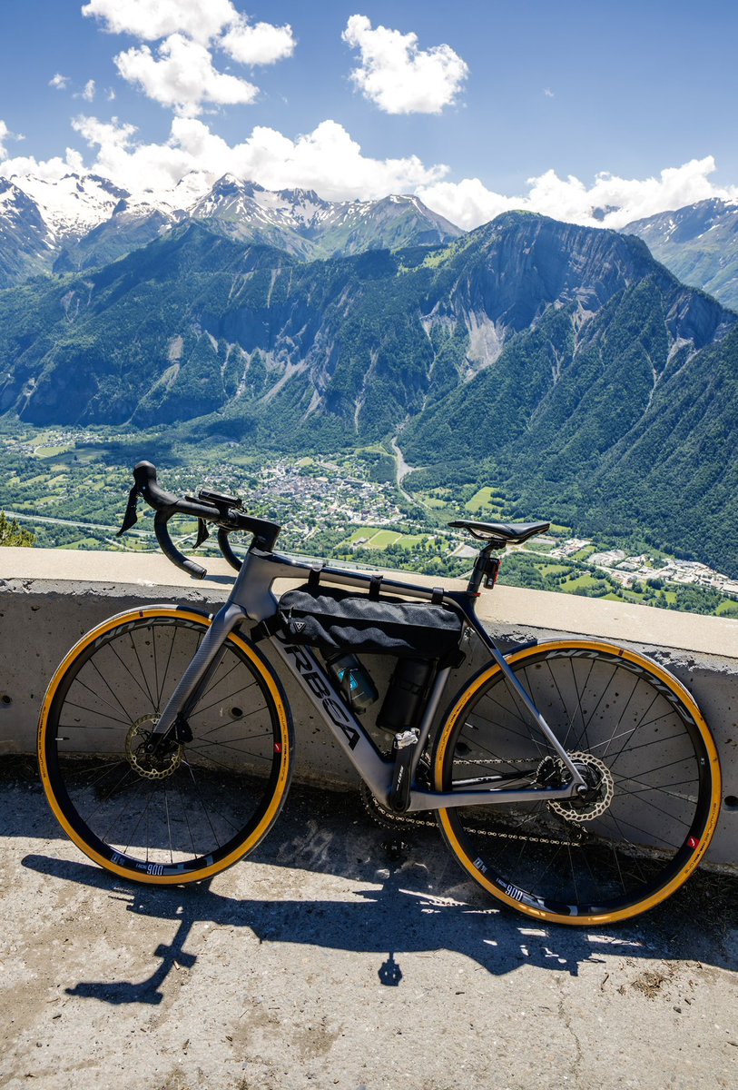 SteveFlemingM9's tweet photo. My Orbea Gain having a rest on Pas de la confession overlooking Bourg d’Oisans. #cycling #pasdelaconfession
@Orbea #orbeagain https://t.co/H8dbAJuP60