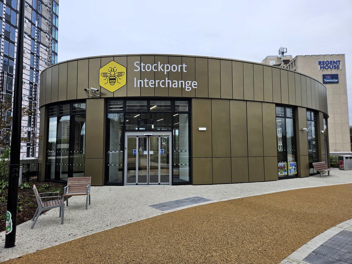 LongworthFacade's tweet image. Today we&apos;re looking back at Stockport Interchange which was handed over earlier this year.

On this project we carried out the facade to the Interchange, working for @WillmottDixon Construction

#stockportinterchange #constructionuk #stonecladding #stockport