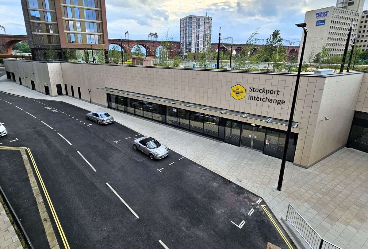 LongworthFacade's tweet image. Today we&apos;re looking back at Stockport Interchange which was handed over earlier this year.

On this project we carried out the facade to the Interchange, working for @WillmottDixon Construction

#stockportinterchange #constructionuk #stonecladding #stockport