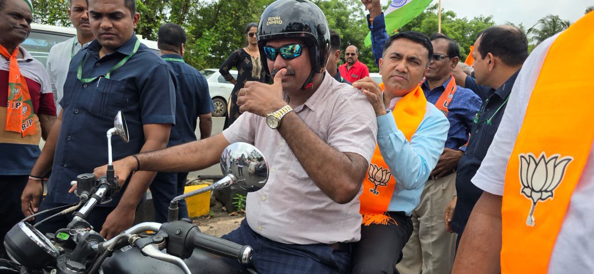 BJYM's tweet image. CM @DrPramodPSawant joined BJYM’s #TirangaYatra in Goa.

Hundreds of youngsters joined the bike rally and extended their support to PM Shri @narendramodi’s nationwide call for #HarGharTiranga 🇮🇳
