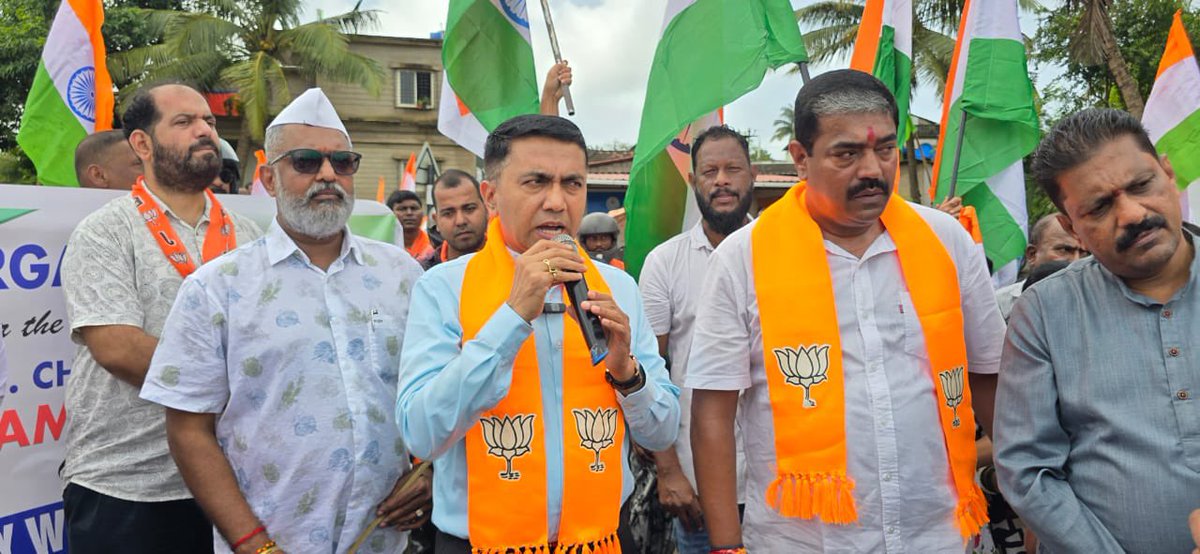 BJYM's tweet image. CM @DrPramodPSawant joined BJYM’s #TirangaYatra in Goa.

Hundreds of youngsters joined the bike rally and extended their support to PM Shri @narendramodi’s nationwide call for #HarGharTiranga 🇮🇳
