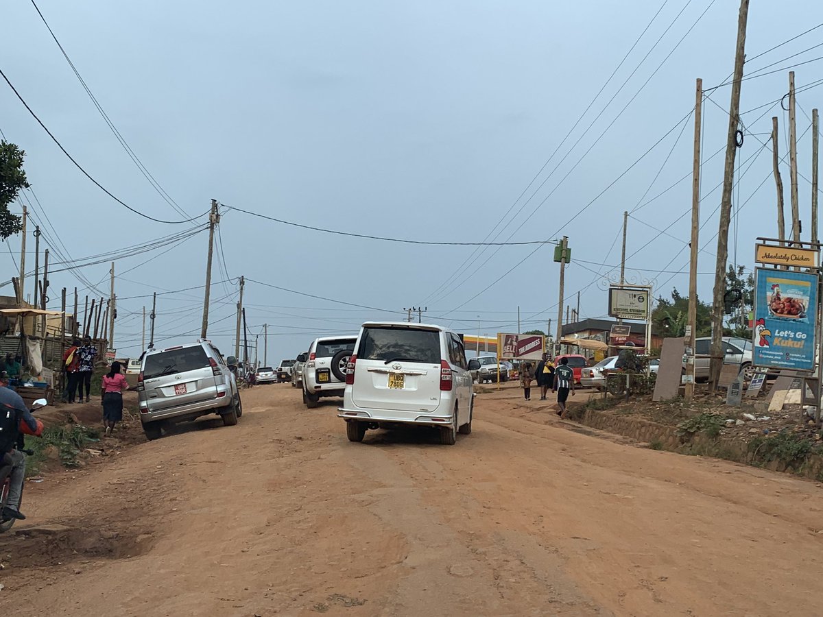 DOES ANYONE CARE‼️‼️‼️

Kira Municipality, the second largest urban center in Uganda by population, is the fastest growing town in Uganda. It’s Kampala’s “bedroom”. 

But who really cares? 

Recently I walked from Kira to Bulindo, to Kalagi, Gayaza through Buwate, Najeera, Naalya