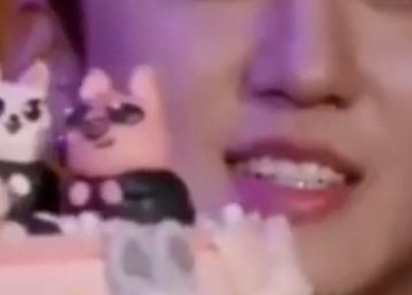 seolarsmoon's tweet photo. dwaekki cakes are my favorite thing in this world happy birthday dwaekki :( https://t.co/PVh2DDmOGm