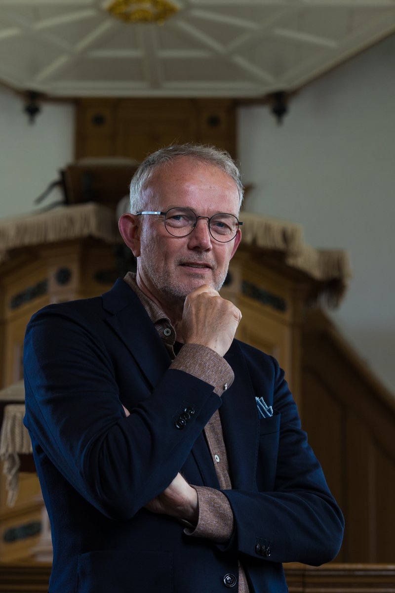 ✍️ Inmiddels is Atze Jan de Vries alweer een half jaar directeur van de stichting. Over dit eerste half jaar schreef hij de column 'Nooit een saaie dag'. ⁠ ⁠
Benieuwd naar het verhaal 👉️ ap.lc/WylYX #column #directeur #aldefrysketsjerken #frysketsjerken