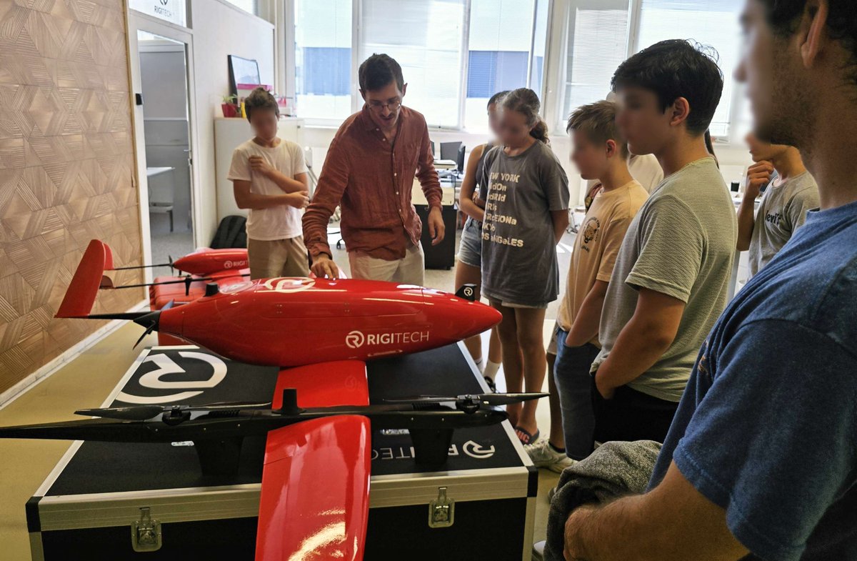 RigiTech's tweet image. Last week, we welcomed students from the Chantemerle Innovation and Technology summer camp to our office 🌟 They got an up-close look at our drone technology and its real-world applications, sparking curiosity and enthusiasm. Thank you, Victor, for organizing the visit!