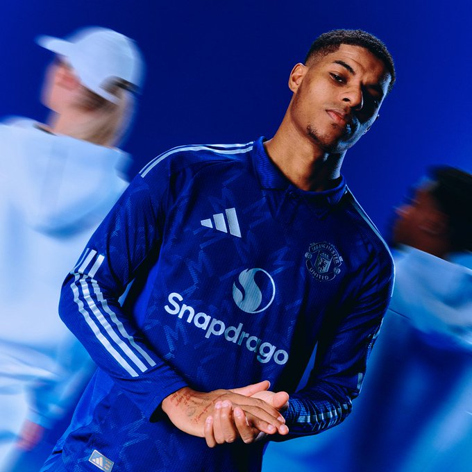 UtdDistrict's tweet photo. Home. 🔴
Away. 🔵
Third. 🇾🇪

@adidas absolutely SMASHED it 😍