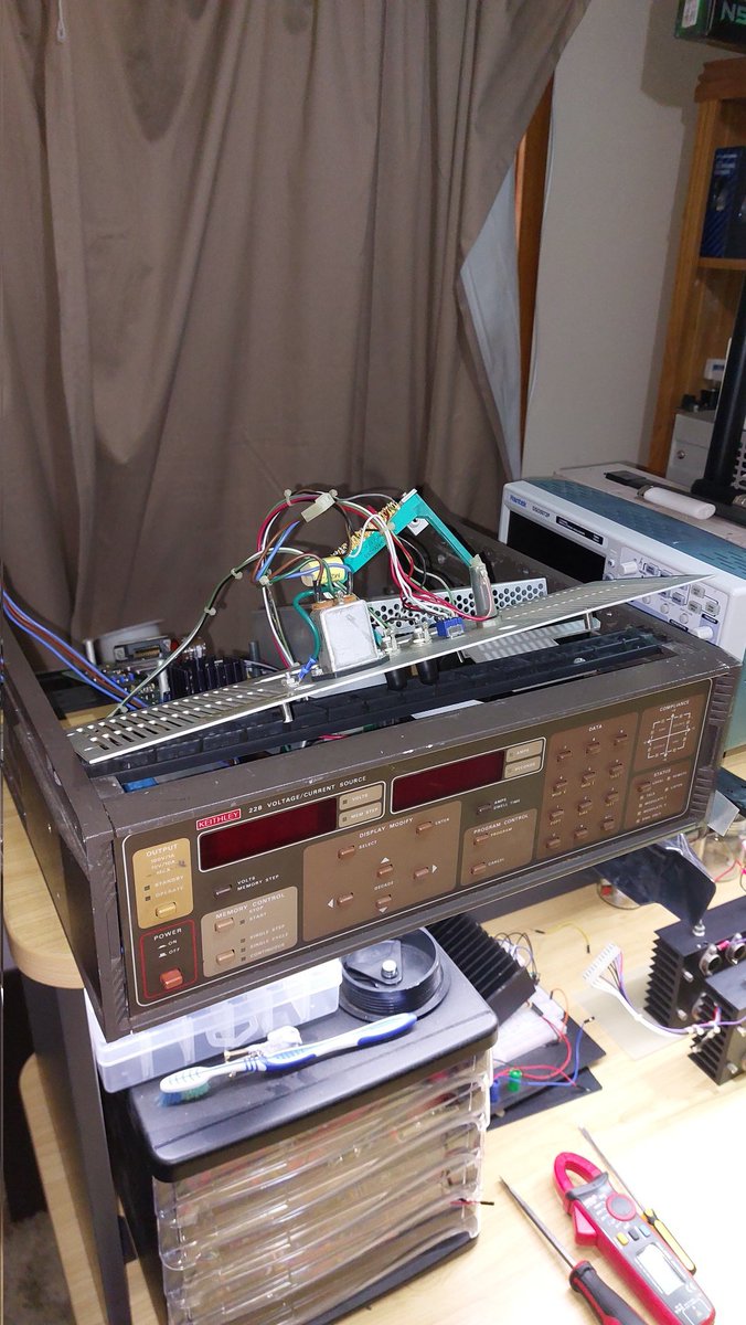 NikoDaFloof tweet media