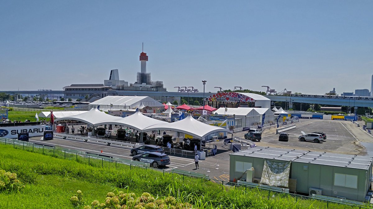 Bchan_'s tweet image. #お台場冒険王  #SUBARU SUV体感試乗してきました。
説明上手なイケメンインストラクターで良かった。👍
アスファルトの地面をワザワザ掘って悪路造りしている、日常では体験しないコースでした。
ぶつからないミニカーもらってきたよ。🤭
#SUBARUSTARS  本間さん、板垣さん、ありがとうございました。