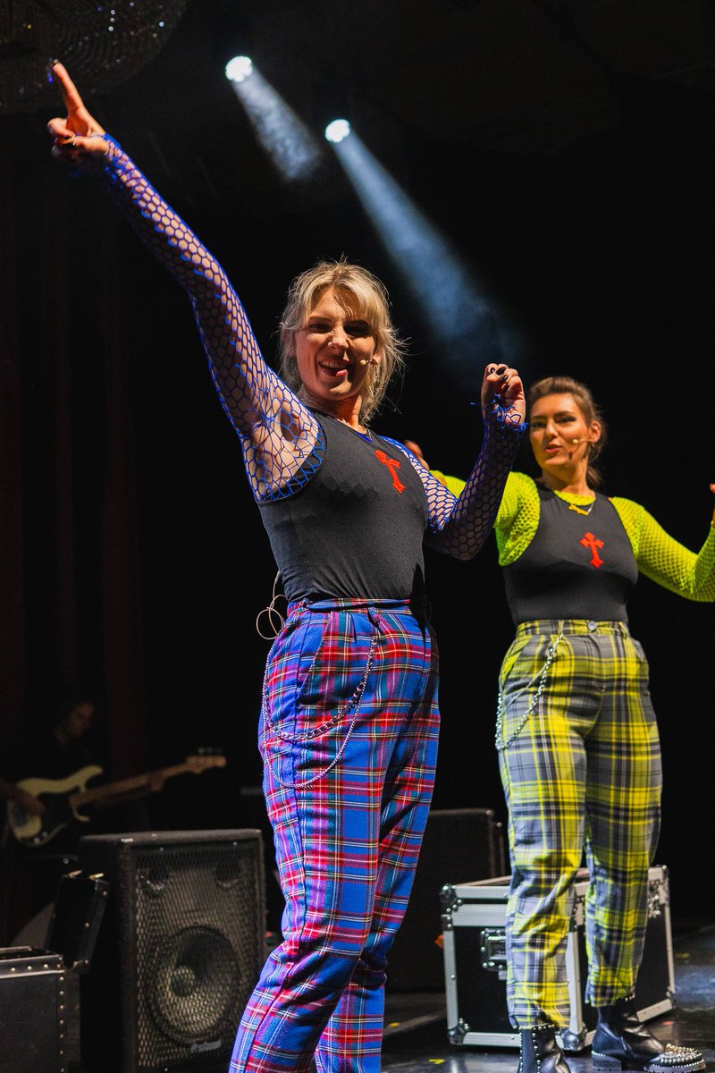 We have a rock and roll offer for YOU! 🤘🏻

Mary, Queen of Rock! is 2for1 tonight!! 🥳

Follow the link to get tickets to see our ⭐️⭐️⭐️⭐️⭐️ new musical at HALF THE PRICE! 🤯<a href="/AssemblyFest/">Assembly Festival</a> #edfringe #edfringe24 

🎟️- edfest.com/whats-on/mary-…