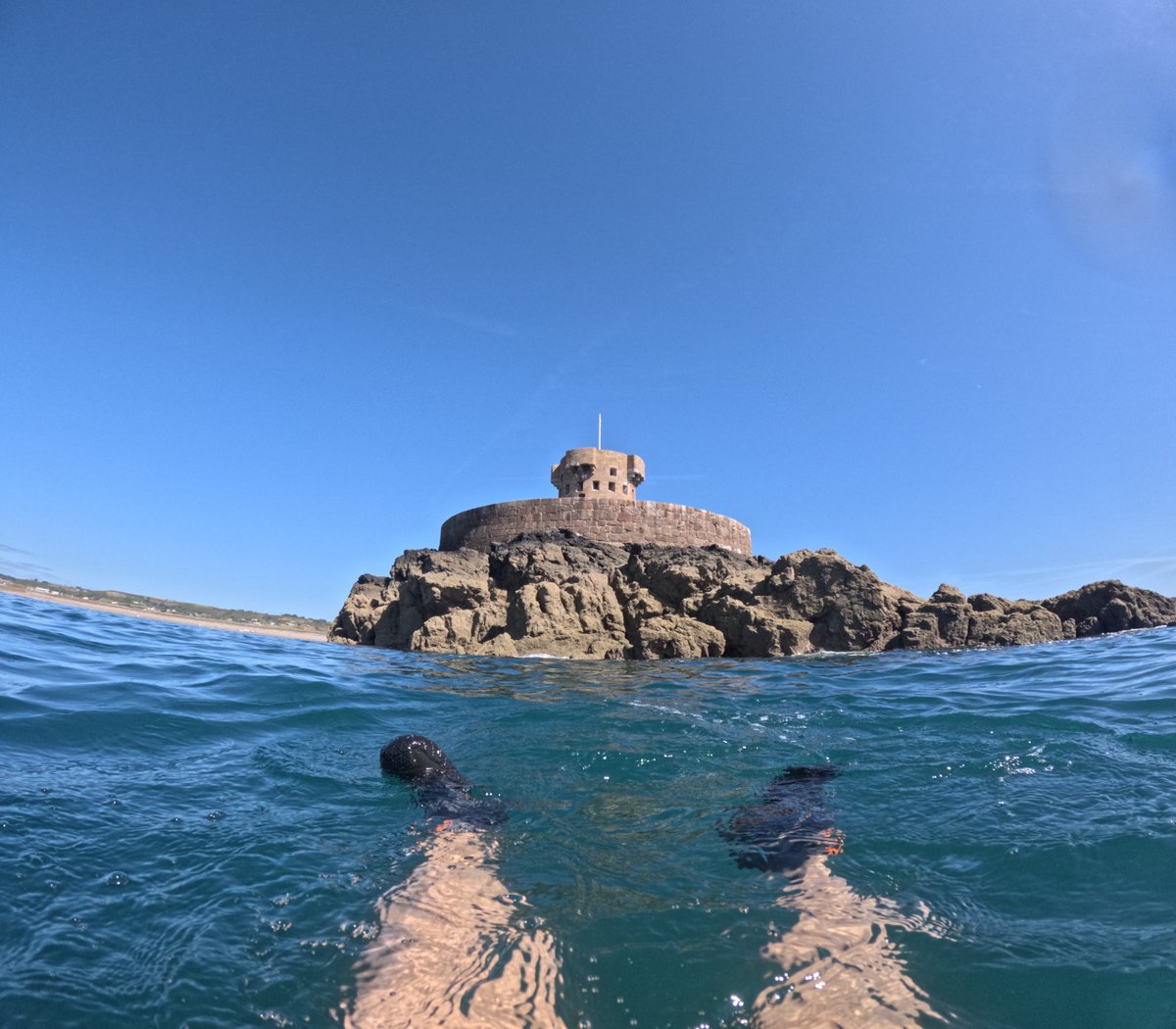 DavidPriddis's tweet photo. Fantastic over trip to La Rocco Tower.

#laroccotower #jerseyheritagelets #jerseyci https://t.co/1zCc81rMna