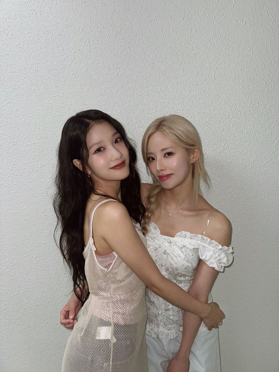dbswogur3009's tweet photo. #프롬이_여름은_Supersonic
라이브에서자일리톨밖에
#summer_with_Supersonic
기억이안나는군요 https://t.co/iPs1jOMS3Q