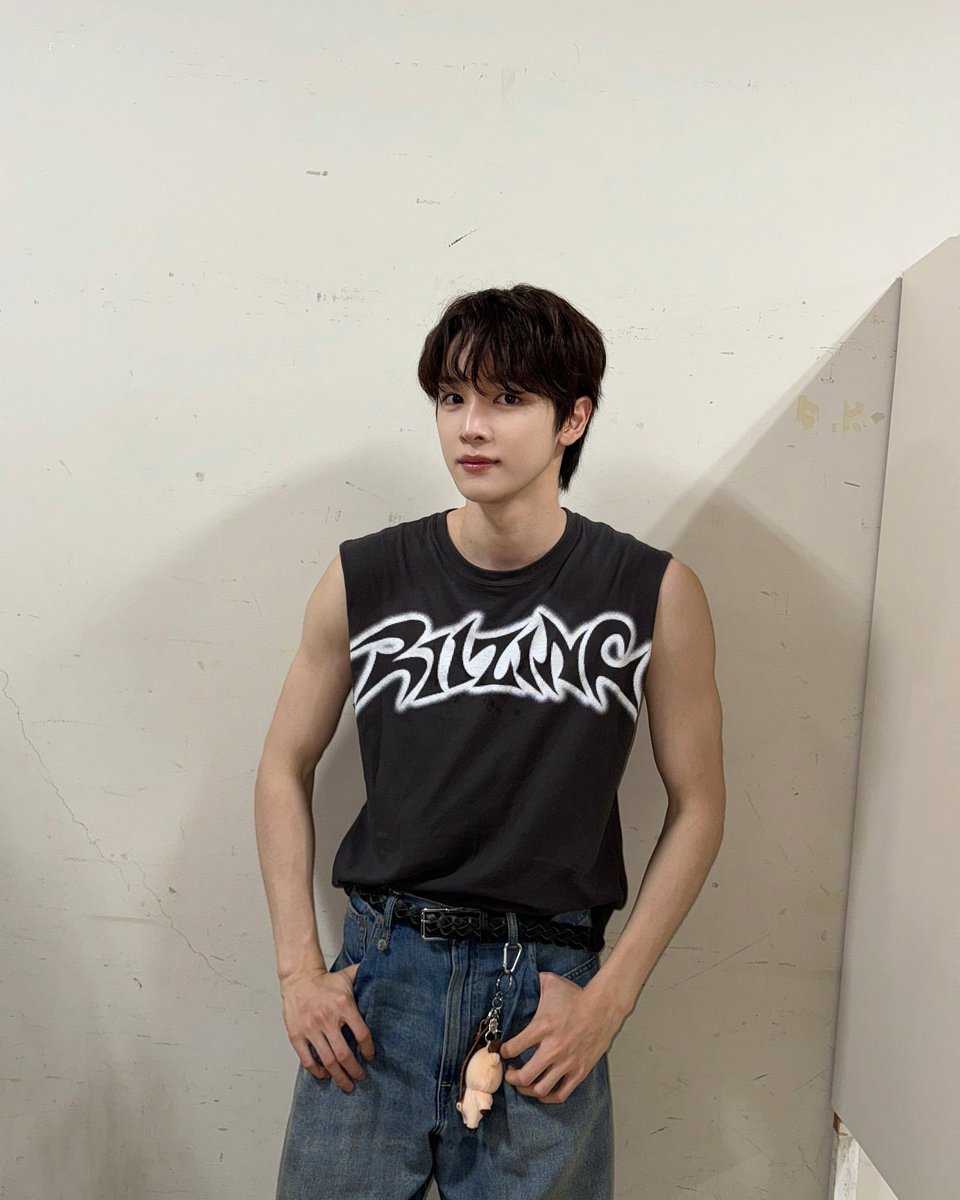 sungchan pics tweet media
