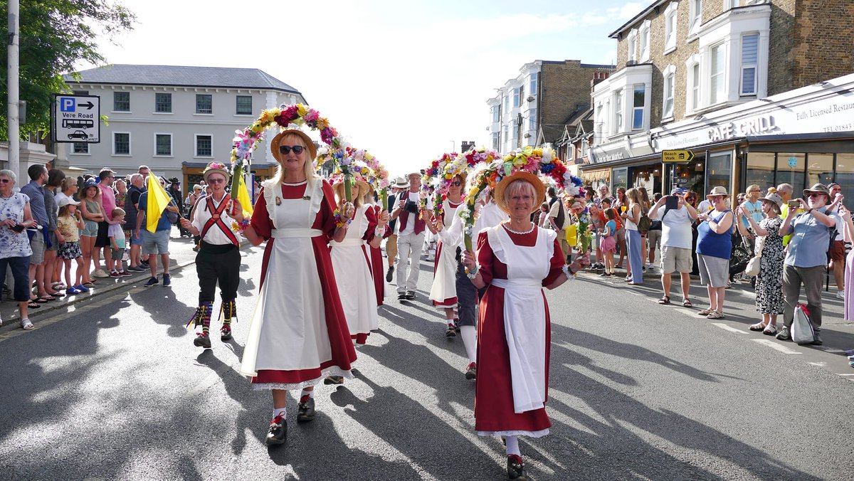CommunityAd's tweet image. Dancing through the streets, colourful costumes everywhere! The  Broadstairs Folk Week Parade brought smiles to faces young and old. From Morris dancers to musicians, the town came alive with tradition and joy.
Photos by Frank Leppard 
 #folkweek #broadstairs #thanet #Kent