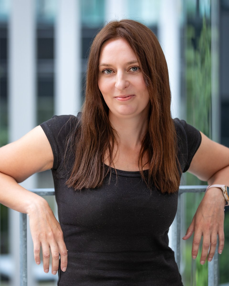Kesälomilta on kiva palata, kun #TeamLMSomeco vahvistuu jälleen yhden terävän kynäniekan verran 📝 Saammeko esitellä copywriter Tuuli Veijula! 🤩

Tervetuloa tiimiin, Tuuli! 🤝
