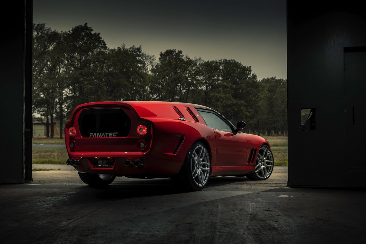 NielsvanRoij's tweet photo. Breadvan Hommage

The front of the '62 #Breadvan features soft and rounded volumes with extremely sharp cuts and intakes.

In early sketches the search for improvement on the classic Breadvan balance was key.
_________

#oneoff #Maranello #coachbuilder #coachbuilt #oneoffcar https://t.co/XEM8VTZGtd