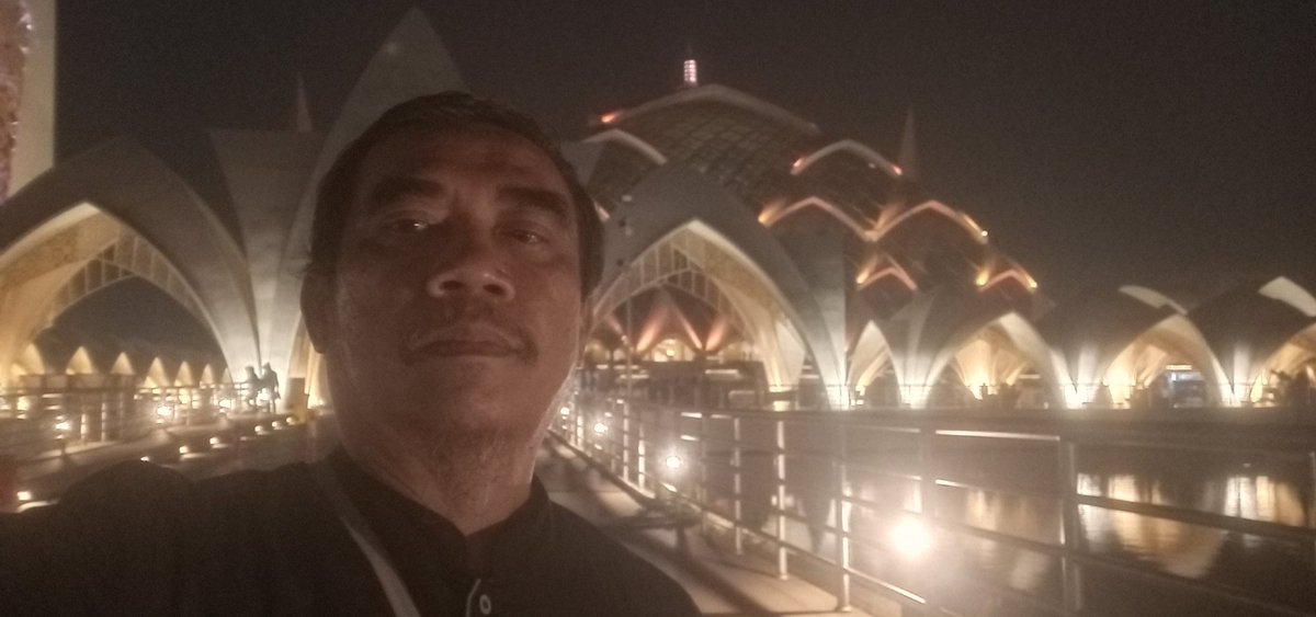 #abucahyaalpacitani #habecahyoenhas #bersyukur #dzikrullah #masjidaljabbar
