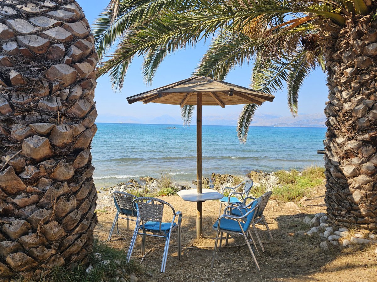 Lovely spot for lunch yesterday. Agios Spyridon, #Corfu.