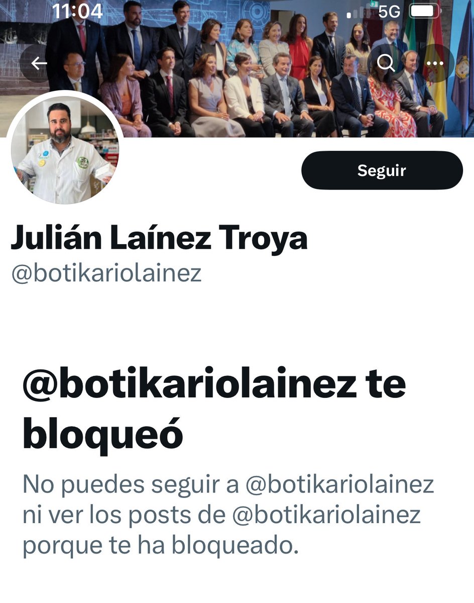 SanteVol's tweet photo. Después de pedirme el voto varias veces y votarlo me bloquea porque lo critico por su nula defensa de los/las adjuntos/as que es su obligación. No más preguntas señoría https://t.co/0ja5sqH5jD