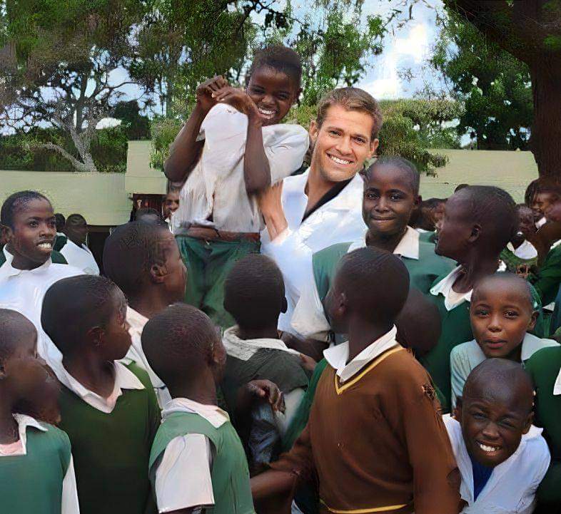 Little kids are full of energy and curiosity. They are always eager to learn and explore the world around them. It's amazing to see how quickly they pick up new skills and knowledge. Although they can be a handful at times, their innocence and joy are contagious.