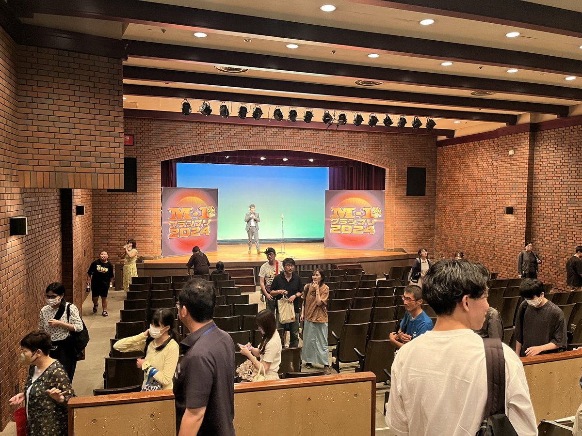 広島大会
残念ながら敗退となりました。
アルタイルGD

あぁ　またか（ ;  ; ）
でも全力で挑めたので次に繋がるようにですね

終わったので疲れました。
第一陣　終劇

応援ありがとうございました😊

#M1グランプリ2024