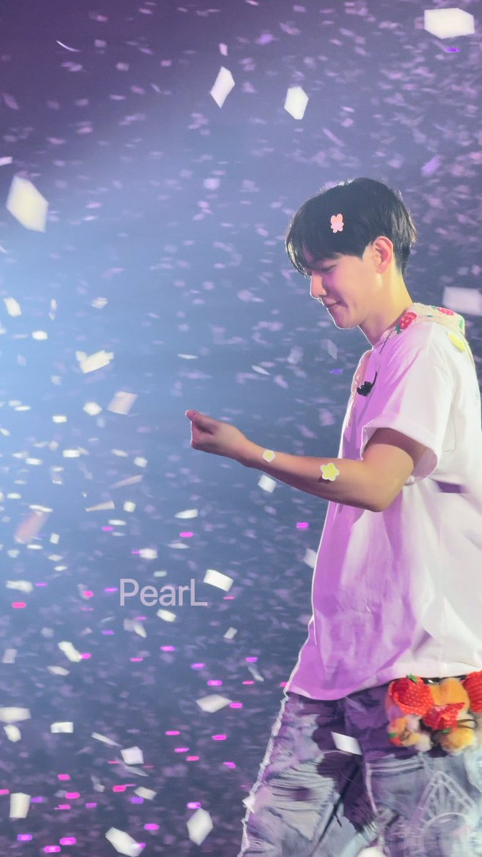 240728 아름다움♥️
#BAEKHYUN  #Lonsdaleite #2024BAEKHYUNASIATOUR
#백현 #ベッキョン #边伯贤 
<a href="/B_hundred_Hyun/">Baekhyun_EXO</a> 
<a href="/BAEKHYUN_INB100/">BAEKHYUN_official</a>