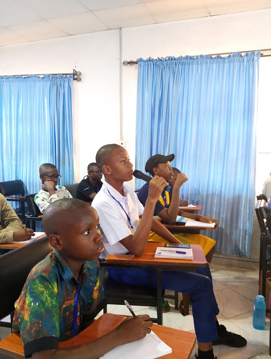 asidofoundation's tweet photo. The first session on the overview of Mental Health by our CEO/Founder, Dr. Jibril Abdulmalik 💫
#ABC4MH https://t.co/PAMjHSbXJE