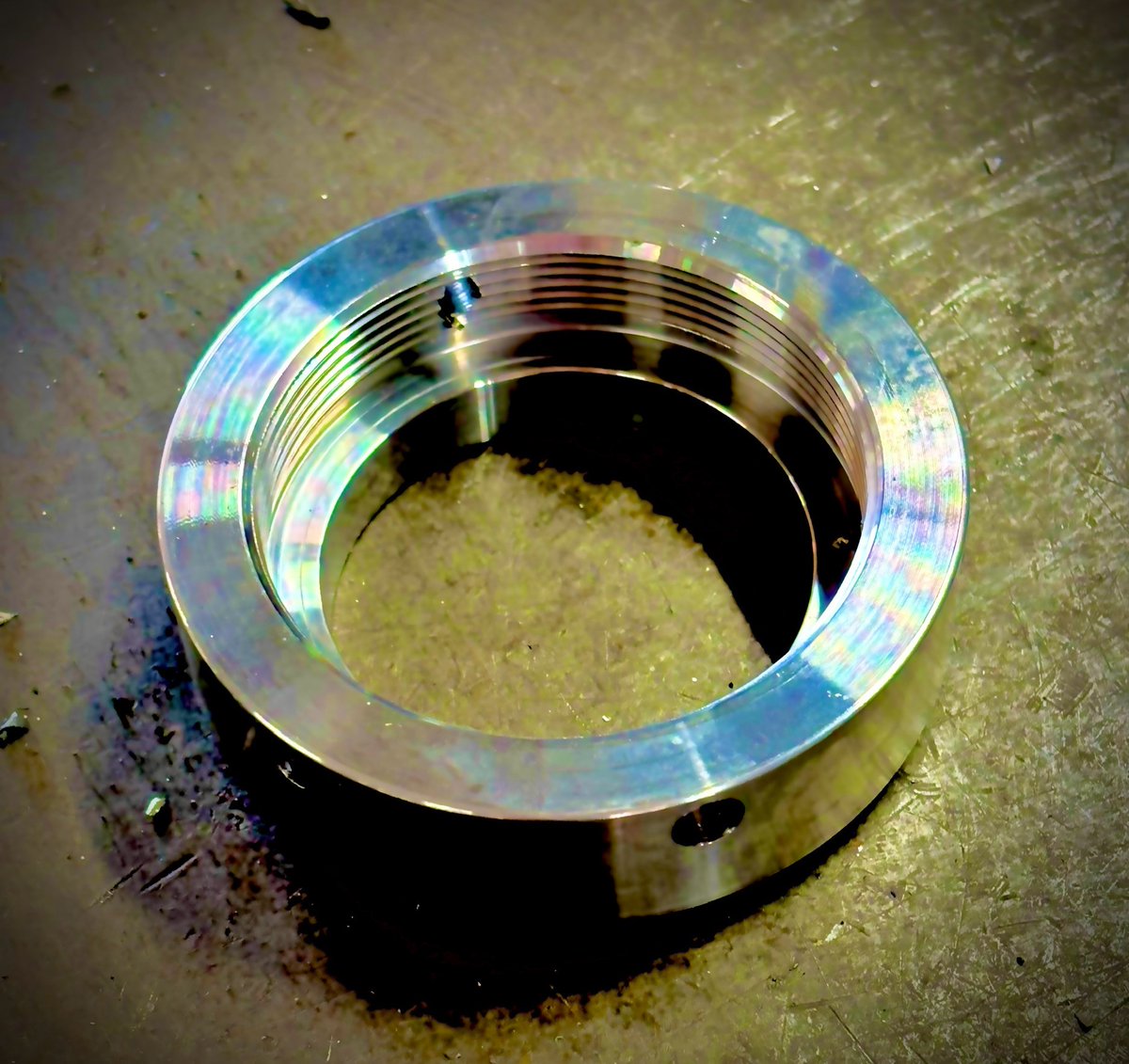 This 1 ½ “ carbon bearing body has just been drilled!
⁠
#RotaryUnions #ukManufacturing #leamingtonspa #ukmfg #gbmfg #ukmanufacturer #engineers #engineering