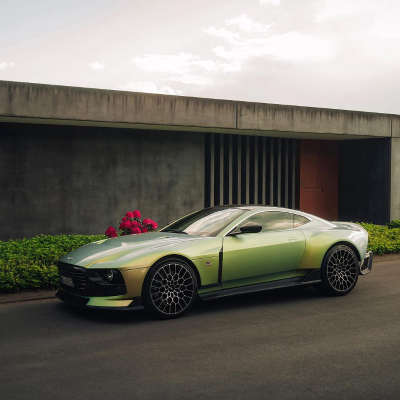 astonmartin's tweet photo. Blending 1970s essence with futuristic details and the cutting-edge aerodynamics of a state-of-the-art sports car.

Valour. 

#AstonMartin #Valour #ForeverFearless