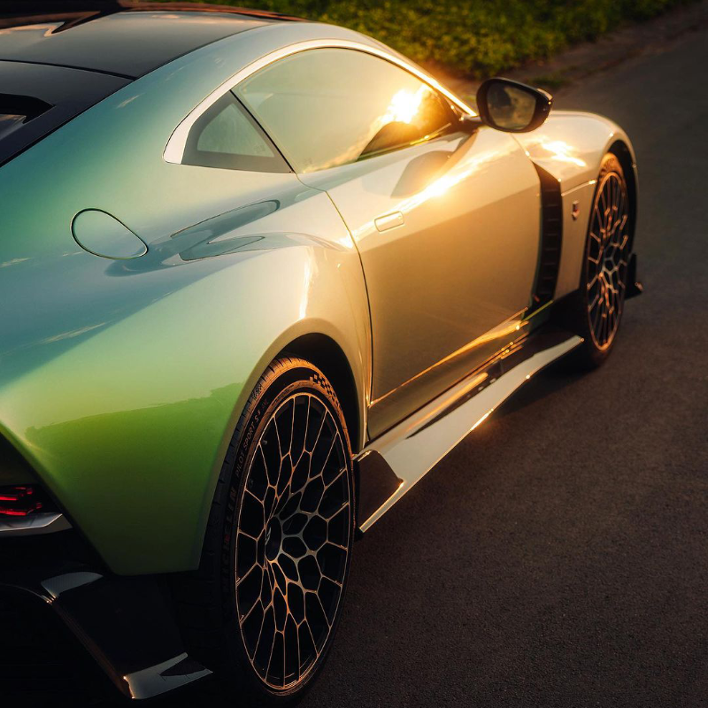 astonmartin's tweet photo. Blending 1970s essence with futuristic details and the cutting-edge aerodynamics of a state-of-the-art sports car.

Valour. 

#AstonMartin #Valour #ForeverFearless