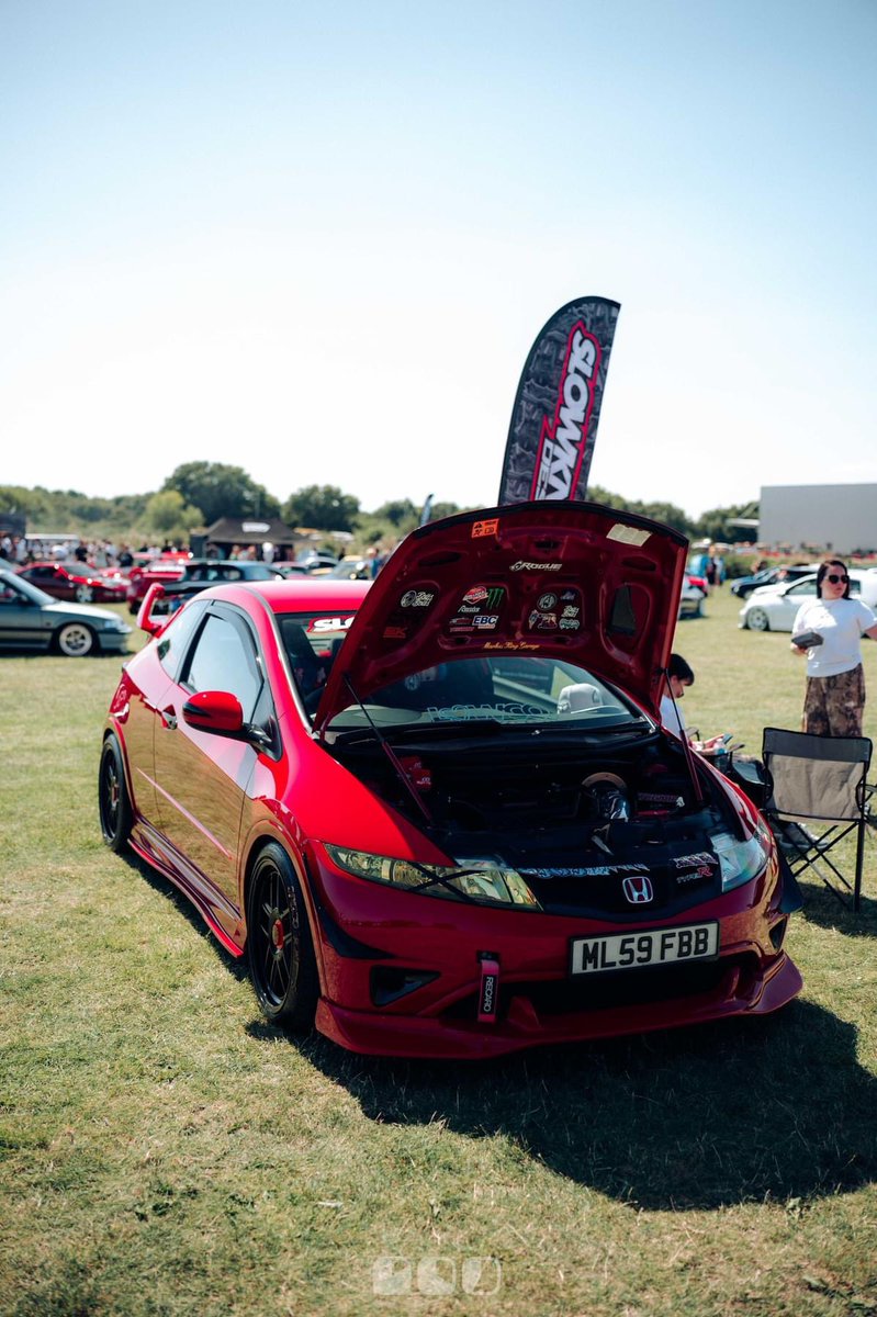 Shoutout to @24sevenphotography for featuring 📸 the Type R during the Lowco Cars and Coffee Boiling Edition ☀️ | It was such a great day with awesome vibes—met some great people, saw some amazing cars, and enjoyed delicious food! 
✖️
#CarCulture #TypeR