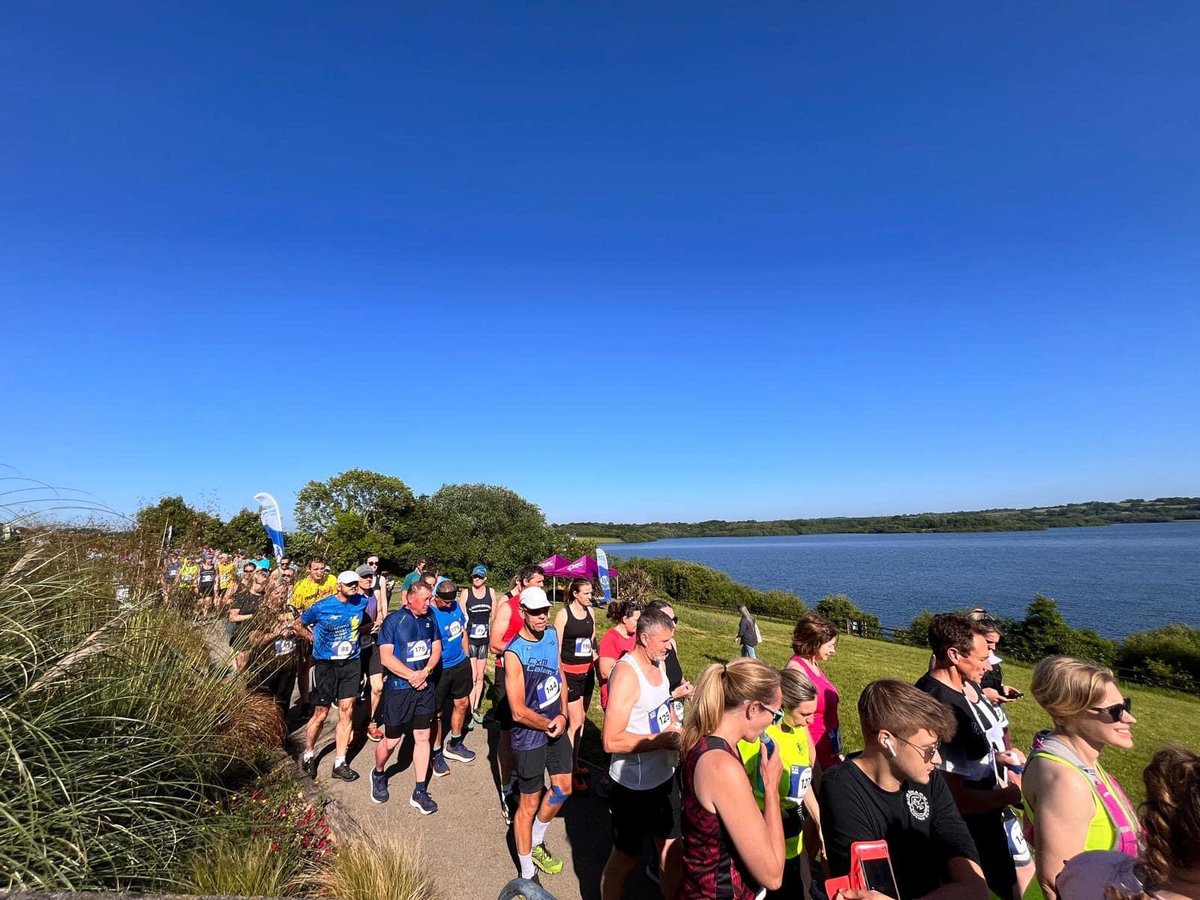SouthWestWater's tweet photo. Earlier this summer we welcomed runners of all ages and abilities to compete in the first Reservoir Run hosted South West Lakes Trust and ourselves, with junior, open and veteran categories of 2.5k, 5k and 10k routes to choose from🏃🏃‍♂️

Over 200 runners helped raise a whopping £2,000 for local wildlife charities after racing around our Roadford Reservoir! 👏